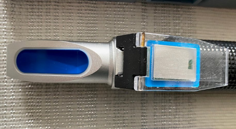 refractometer.2.jpg refractometer.2.jpg