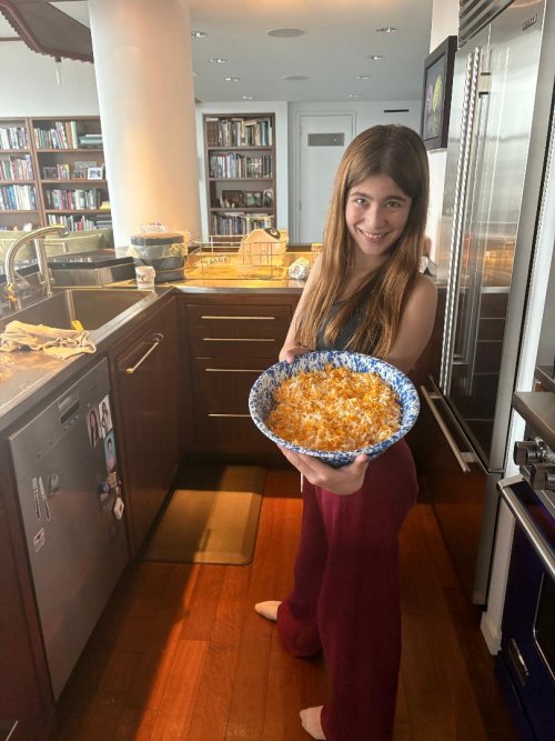 G with Mac and Cheese.jpg
