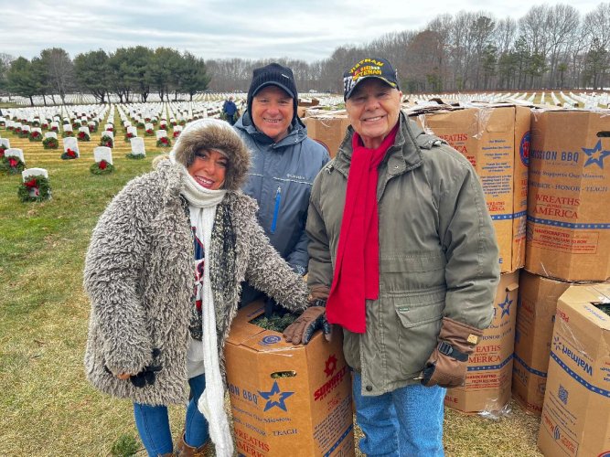 Wreaths with Sue and Rich.jpg
